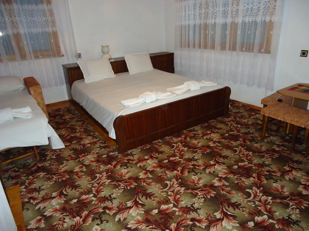 Guest House Ahp Mala Carkva Szoba fotó