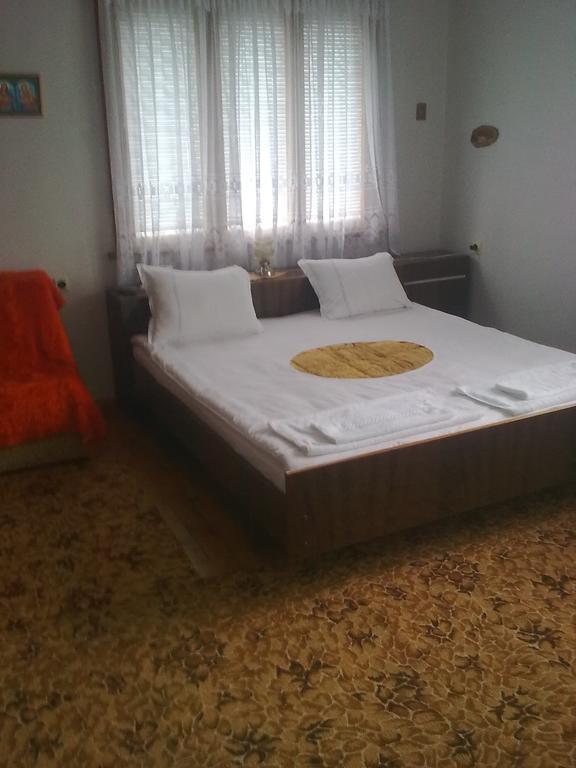 Guest House Ahp Mala Carkva Szoba fotó